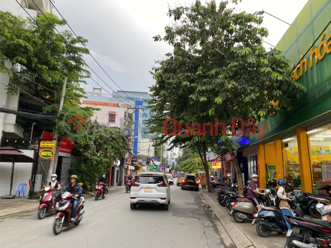 ***Sell corner house on Cuu Long Tan Binh 180 million\/m2; 5.5*24; 3 floors _0