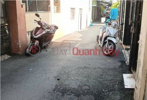 ► House in straight plastic alley, next to Le Duan street, 90m2, 9m wide, 2 open sides, square, 6.x billion _0