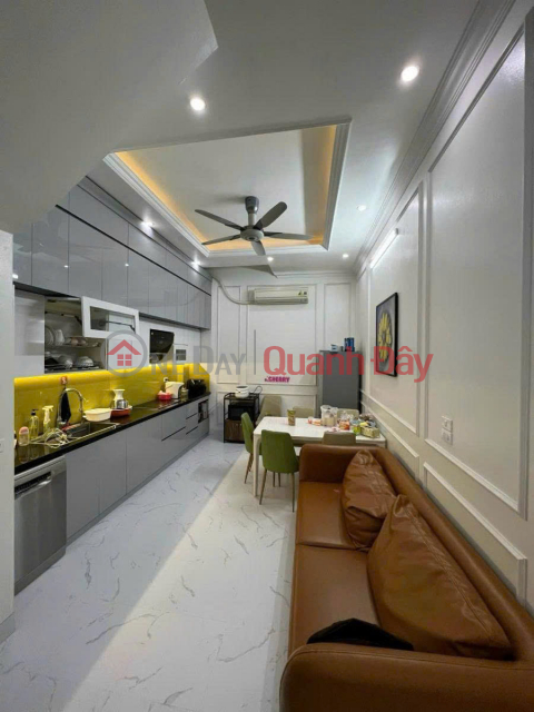 House for sale on Dao Duy Tu street, 40m2, 5 floors, 3.5m frontage, 36.8 billion VND, excellent for business. _0