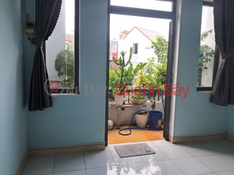 ► House 20m from Tran Cao Van street, wide alley leading straight to Ha Khe 02, 73m2, 7m wide, 3.xx billion _0