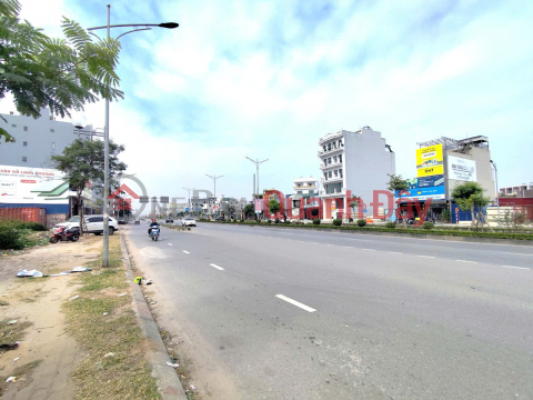 Land plot on Bui Vien street next to VinMec, 84m², 4.2m frontage, price 7.56 billion VND. _0