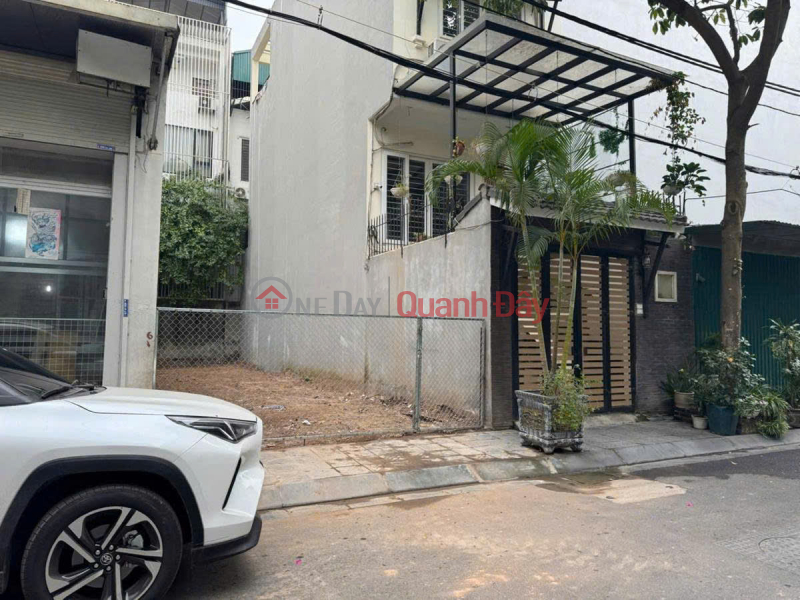 Nhà Biệt Thự Pháp - 4 Tầng - Thang Máy - Vỉa Hè Rộng - Oto Tránh - 135m² Việt Nam Bán đ 34 tỷ