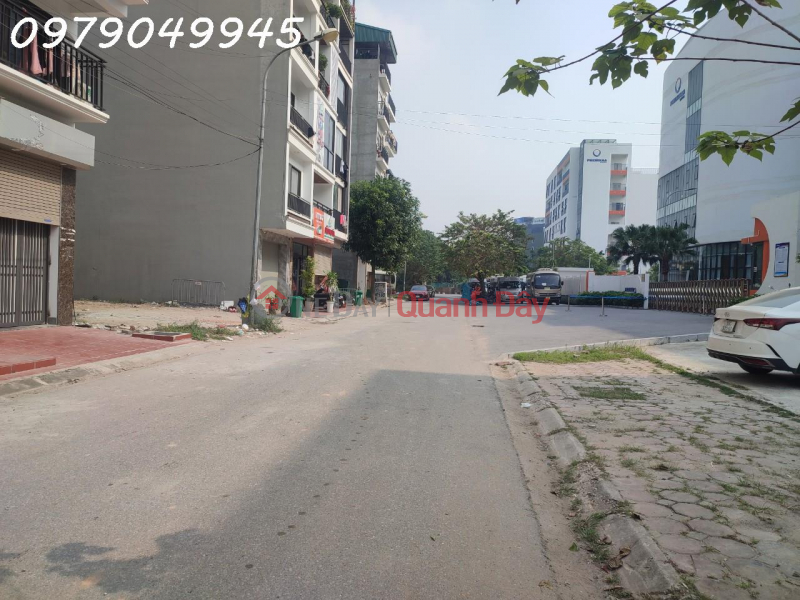 Land for sale at Trinh Van Bo - Phuong Canh auction lot, 72m2, corner lot, parking lot, 9.9 billion Sales Listings