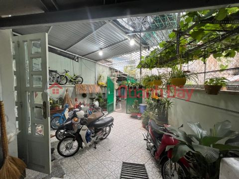 The owner needs to sell a 3-storey house, P7.Phu Nhuan. Thanks to the broker to help HH 1% _0