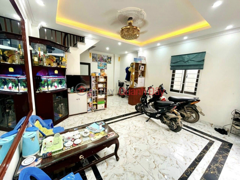 House for sale 75m2 Nghi Tam street, Tay Ho The car stops for 6 bedrooms The car lane avoids 10m 9.6 Billion Sales Listings