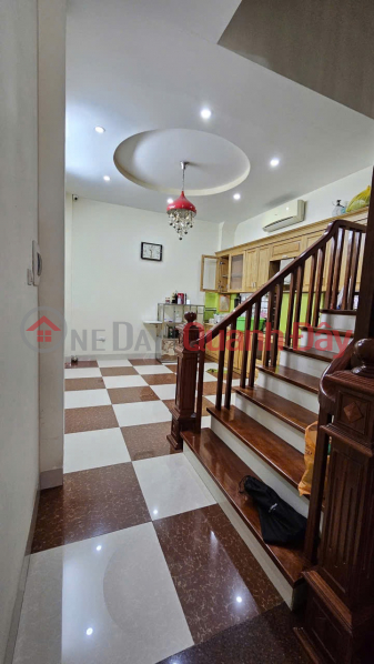 Property Search Vietnam | OneDay | Residential, Rental Listings, House for rent on Tran Quoc Hoan, Dich Vong, Cau Giay: 45 m2, 5 floors, frontage: 5 m, Price 40 million (negotiable)