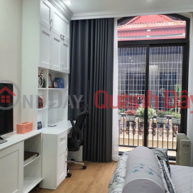 House for sale in Bao Khanh Alley, 15m2, 5 floors, 15.5 billion VND, excellent for business, generating 35 million VND\/month in rental income. _0