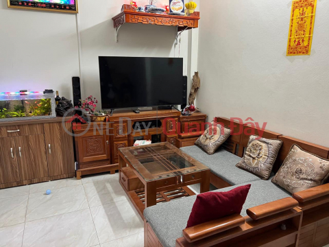 HOUSE FOR SALE VONG STREET, HAI BA TRONG DISTRICT, HANOI. CAR INTO HOME. PRICE 75TR\/M2 _0