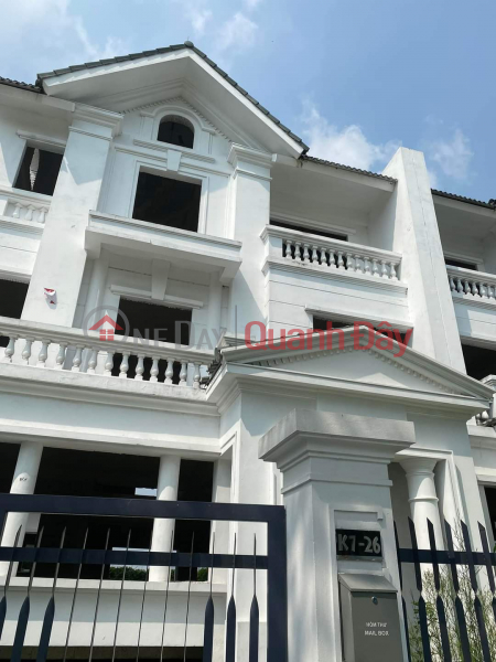 Villa near Ngoai Giao Doan upper class, racing car road, 255m sidewalk, only 29 billion VND Sales Listings