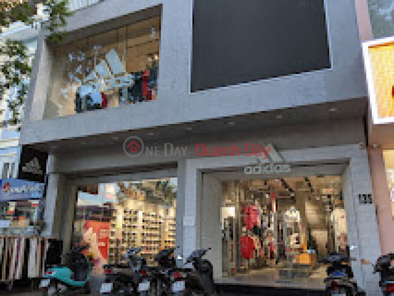 Adidas nguyễn outlet trãi quận 5