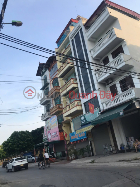 TT HUYỆN THANH TRÌ, LÔ GÓC 2 MẶT THOÁNG KINH DOANH - Ô TÔ VÀO NHÀ 40m2/ 5 TẦNG HƠN 5 Tỷ Niêm yết bán
