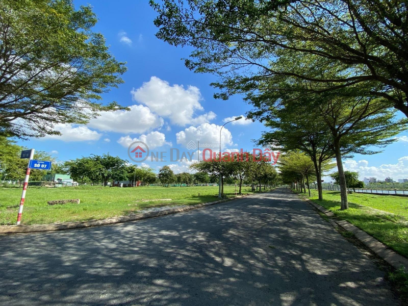 Property Search Vietnam | OneDay | Residential Sales Listings BEAUTIFUL LAND - GOOD PRICE - Cash-Strapped Owner Needs to Sell Villa Land Lot 208.5m2 In Phu Huu, District 9