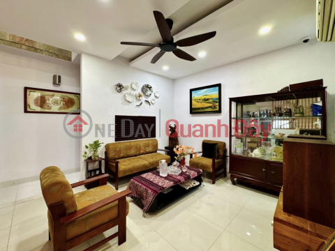 Business frontage, Huynh Van Banh Phu Nhuan - 100m2 x 4 floors only 17.5 billion _0