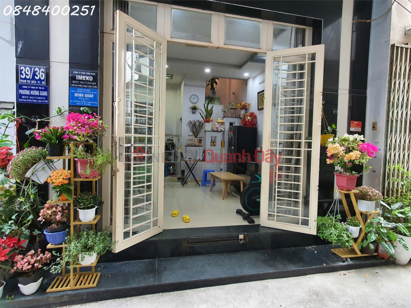 Beautiful house for rent, 1 ground floor and 3 upper floors, Chanh Hung ward, Ho Chi Minh City, area 31.5m2, price 11 million VND\\/month. Rental Listings