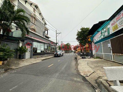 The Owner Needs to Sell Urgently a 4-storey house with Central Street Front _0