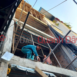 WITH A COST OF 4 BILLION TO BUY A BRAND NEW HOUSE A FEW STEPS TO THACH BAN CO LINH NGOC TRI STREET IS EXTREMELY rare 40m _0