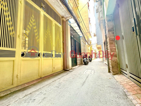 FOR SALE IN KIM NGUUU TOWNHOUSE, HAI BA TRUNG DISTRICT, 1 HOUSE FROM THE BIG STREET, AFTER OPEN THE FUTURE ROAD TO THE STREET. 120M, _0