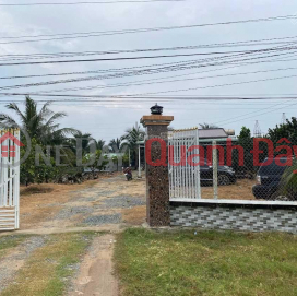 THE OWNER IS URGENTLY SELLING FARM LAND FRONT OF DT 781 ROAD _0