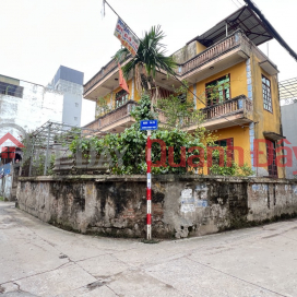 House for sale in Gia Thuong, Ngoc Thuy, near the park 33m x 5 floors, car can park at the door, 7 floors, negotiable. Contact 0936123469 _0