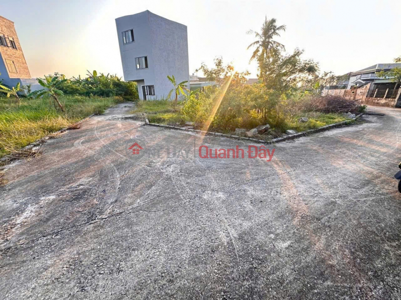  Please Select, Residential Sales Listings đ 695 Million