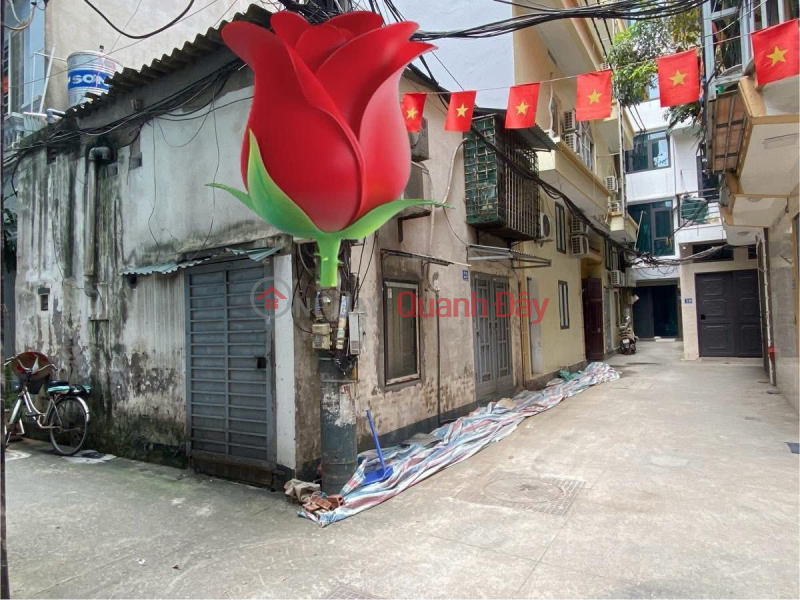 Property Search Vietnam | OneDay | Residential, Sales Listings | BEAUTIFUL LAND - CORNER LOT - CAR PARKING AT DOOR, Trung Kinh Street 32\\/40m, Frontage 6.1m 12.1 Billion