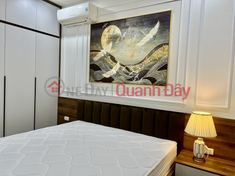 My family needs to sell our 3-bedroom apartment in Ecolife Capitol, 104m2, on a middle floor with a beautiful view. _0