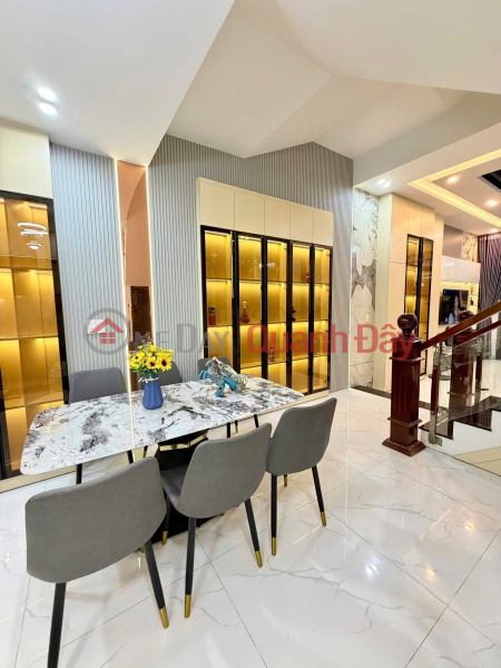 đ 7.69 Billion 3-story house with full furnishings on Duong Duc Hien street - Near the beach