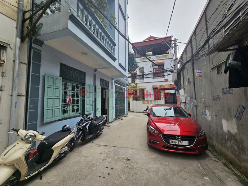 OWNER NEEDS TO QUICKLY SELL 2-frontage house located in Tu Dinh ward, Long Bien district, Hanoi city, Vietnam, Sales | đ 10 Million