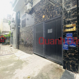 Mini apartment 100m2 Tay Ho district. Cash flow 8%\/year. The alley is very shallow and bright. 10m to the car road _0