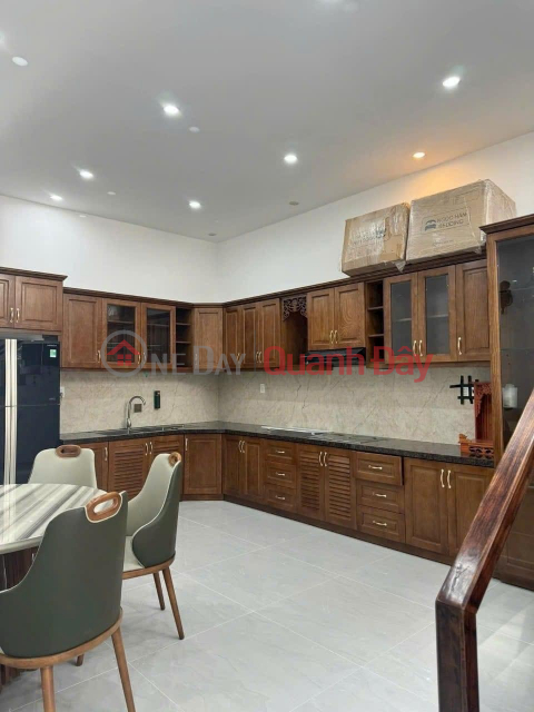 ***House for sale in 6m alley Pham Van Hai; (5*20); 2 floors; Ward 3 Tan Binh. _0