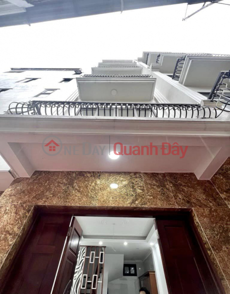 An Duong Vuong house for sale, 32m2 - 5-storey house, 3.8m frontage, price 5.15 billion still negotiable. Sales Listings