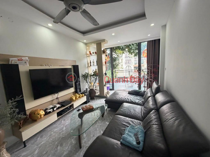 nhà đẹp mặt hồ Ngọc Lâm , gara, kinh doanh, ôtô đỗ cửa | Việt Nam | Bán | đ 14,8 tỷ