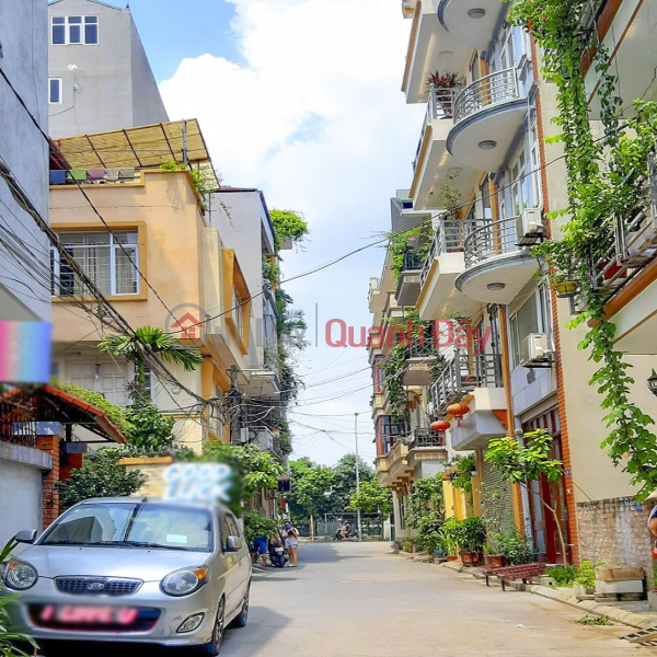 Newly built 5-story house for sale in Trau Quy, Gia Lam – prime location, accessible by car. Contact 0989894845, Vietnam Sales đ 6.2 Billion