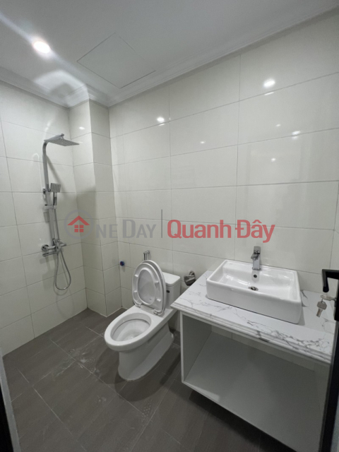 Private house for sale in Thinh Quang Dong Da, 40m, 5 floors, 5m frontage, beautiful house right at the corner, 4 billion, contact 0817606560 _0