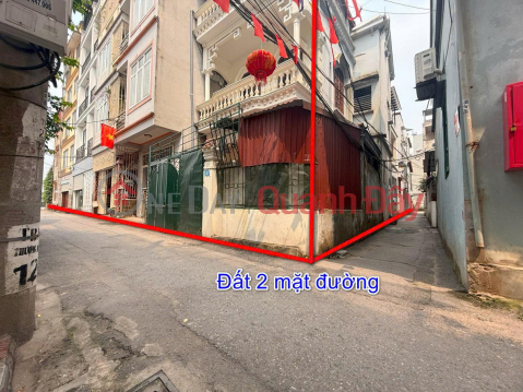 OWNER urgently selling a townhouse at No. 9, Vu Dinh Tung Street, Co Linh Road, Long Bien District, Thach Ban. _0