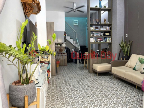 CAR ALLEY HOUSE IN THICH MINH NGUYET, 4x11m, 2 BEDROOMS _0