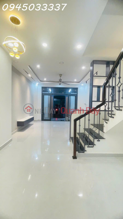 House for sale in Phu My Ward, District 7, land area 70m2 (4.2m x 16.5m),price 5.1 billion VND. _0