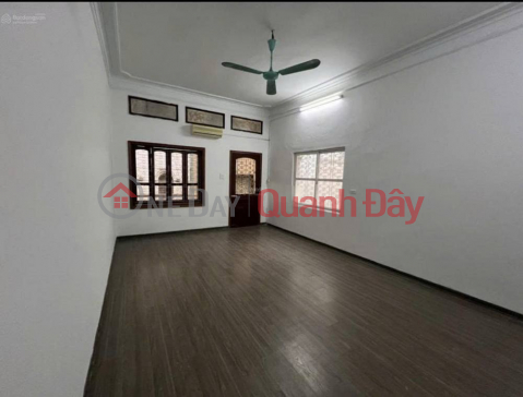 House for rent on Nguyen Trai, 43m2 x 3.5 floors, 2 bedrooms, 8 million VND, warehouse, family, working group _0