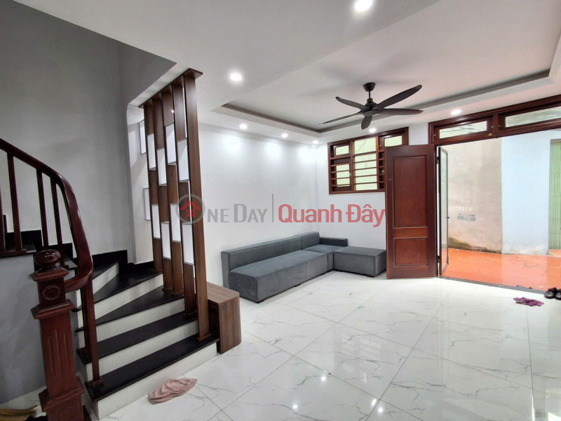 RESIDENTIAL HOUSING COMMITTEE BUILDING 4 FLOORS Nguyen Van Cu Street - Long Bien 36m2 X 7.6 Billion. Sales Listings