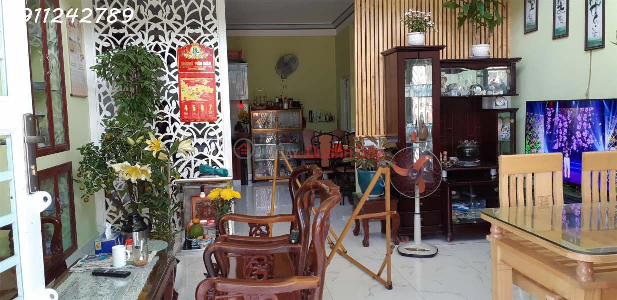 Property Search Vietnam | OneDay | Residential, Sales Listings 3-storey house 59m2 near Vinhomes, District 9 > Pine alley, Oto parked at the door