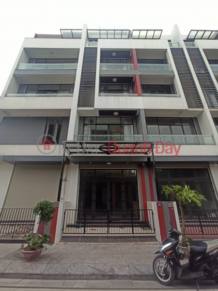OWNER NEEDS TO SELL 6-FLOOR BINH MINH GARDEN SHOPHOUSE URGENTLY _ COMPLETED_ FULL FURNITURE FREE_ AFFORDABLE PRICE | Vietnam | Sales | đ 11.9 Billion