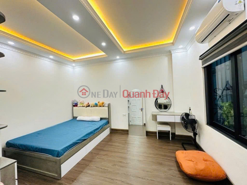 HOUSE FOR SALE IN NGOC LAM, 6 FLOORS WITH ELEVATOR, 35m², PRICE SLIGHTLY OVER 9 BILLION VND. Sales Listings