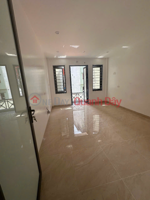 Owner needs to sell a 5-story house on Ho Tung Mau Street - Car access nearby - Central location - Fully furnished. _0