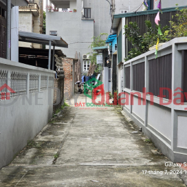 Selling land in Nguyen Khe Street neighborhood for more than 2 billion - Car parked at the door - Nguyen Khe land price 3x _0