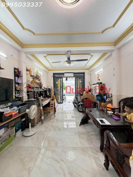 Property Search Vietnam | OneDay | Residential Sales Listings | 3-story house for sale on the main road near Tan My Market, District 7, area 40m2 (4x10m),price 10.5 billion VND.