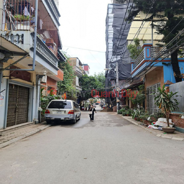 5-story house for sale in Trau Quy, Gia Lam, on a street accessible to cars, price slightly over 6 billion VND. Contact 0989894845 | Vietnam, Sales đ 6.2 Billion