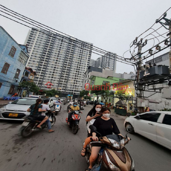 Need money to sell townhouse in Trau Quy, Gia Lam, Hanoi. 50m2, 10m street, business. Contact 0989894845 Sales Listings