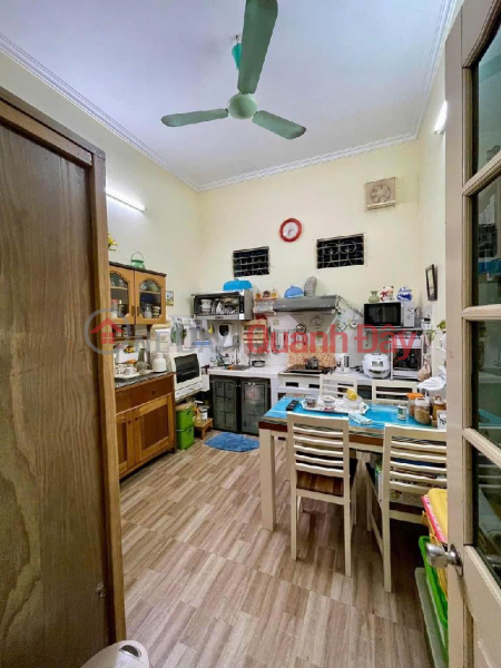 , Please Select Residential, Sales Listings đ 2.7 Billion