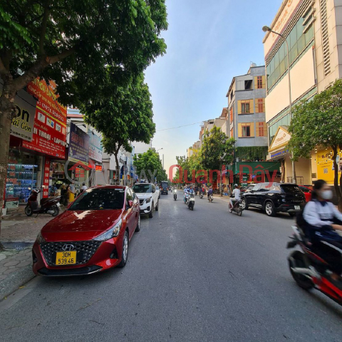 Land for sale in the center of Trau Quy, Gia Lam, Hanoi. 100m2, 6m frontage, slightly over 10 billion VND. 0392248515 _0