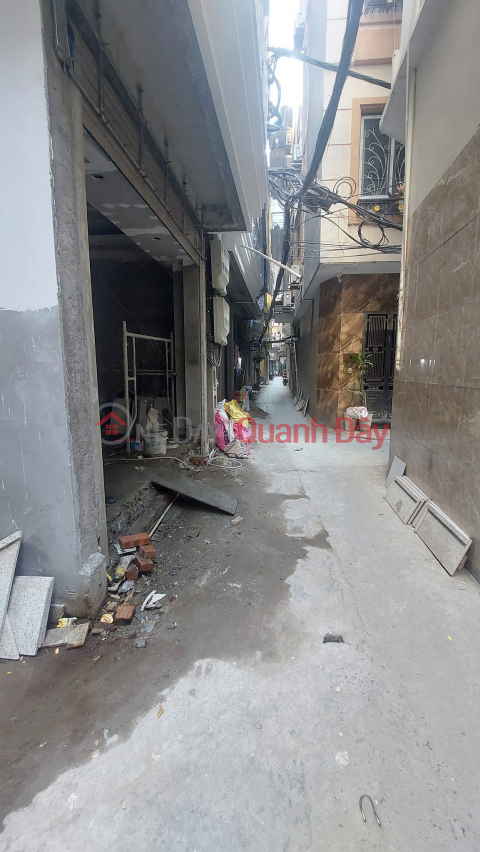 TOWNHOUSE FOR SALE IN KIM MA THUONG. AREA: 35m2 - 6 FLOORS - FRONTAGE: 5m2. CORNER LOT WITH ELEVATOR, PRICE: 9.5 BILLION VND _0